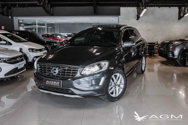 Volvo Xc60 2.4 D5 Momentum Diesel Awd 4P Automático